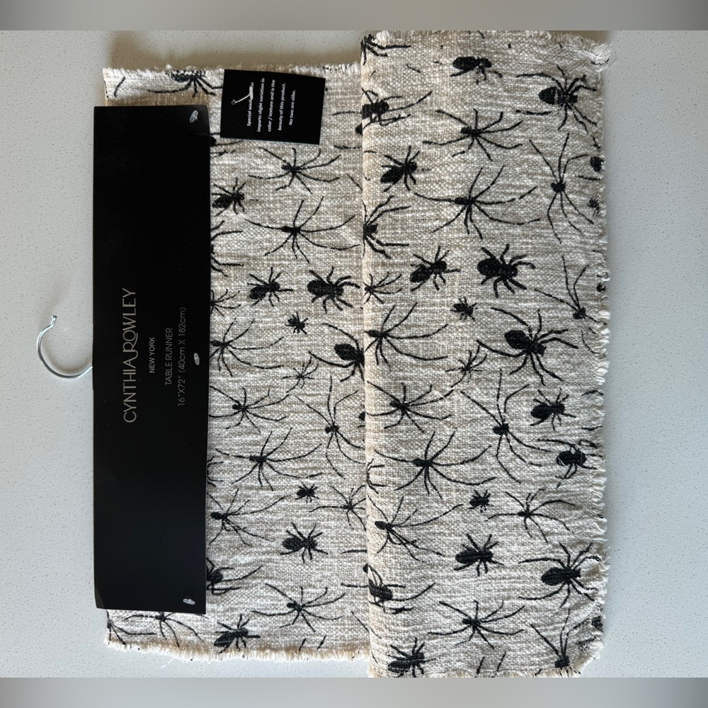 Spiders‎ 🕷️ Table Runner - Picture 11 of 13